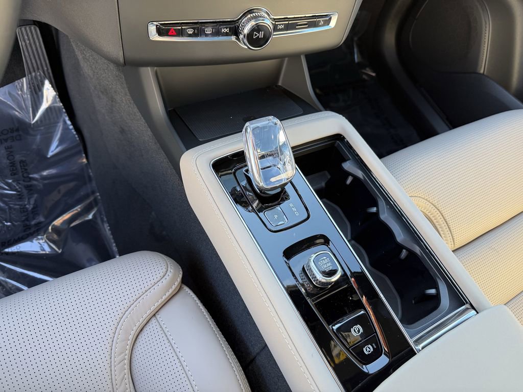 New 2026 Volvo XC90 B6 Ultra w/ Lounge Package image 24