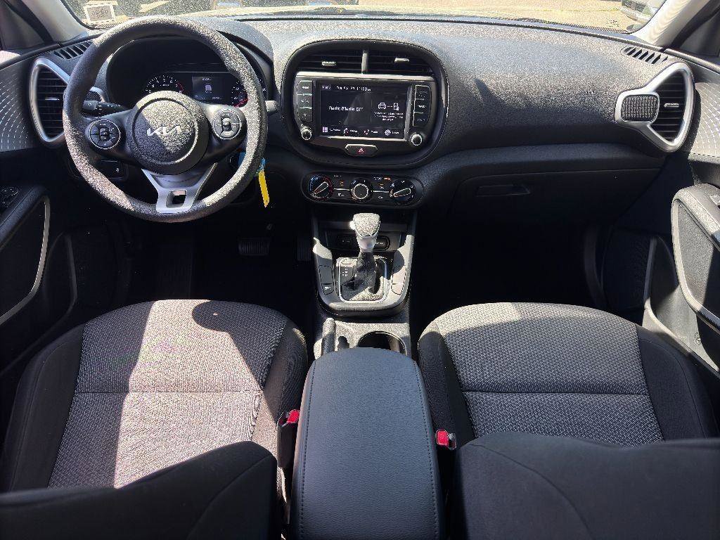 Certified 2022 Kia Soul LX w/ Technology Package image 25