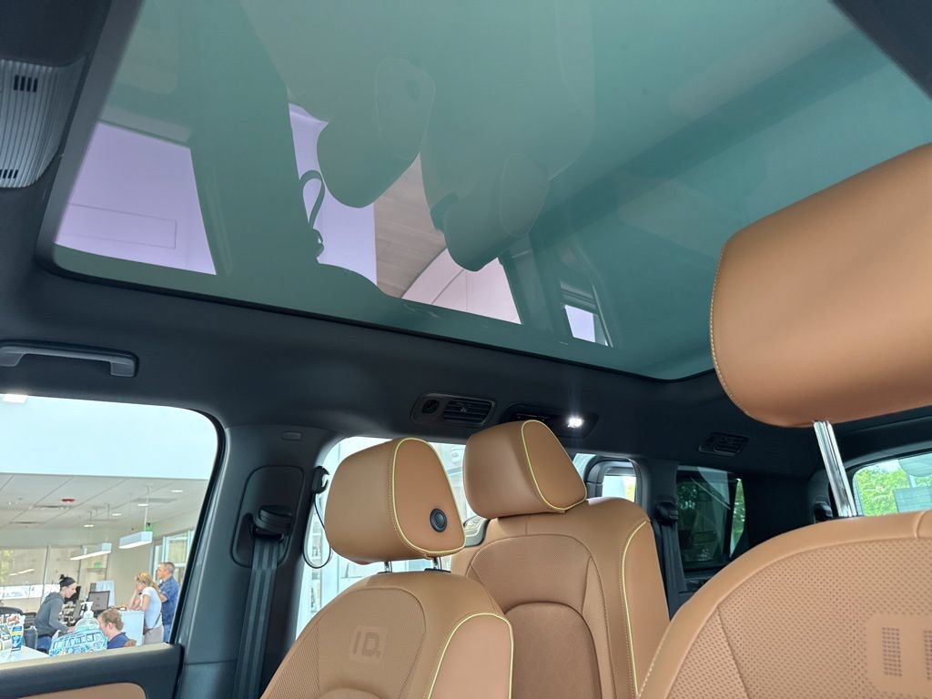 New 2025 Volkswagen ID. Buzz Pro S Plus AWD/4WD image 13
