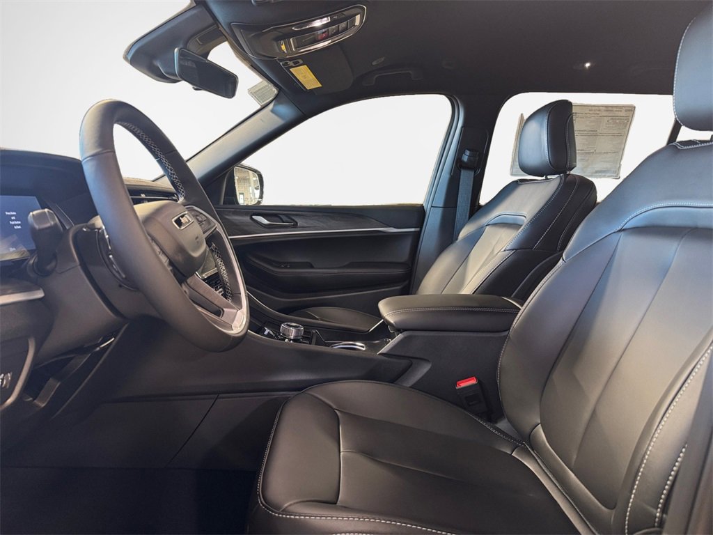 New 2025 Jeep Grand Cherokee L Limited w/ Black Appearance Package image 12