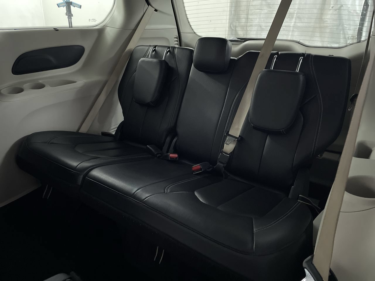 Used 2022 Chrysler Pacifica Touring-L FWD image 19
