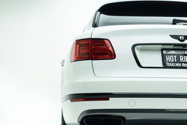Used 2018 Bentley Bentayga Onyx Edition AWD/4WD image 17