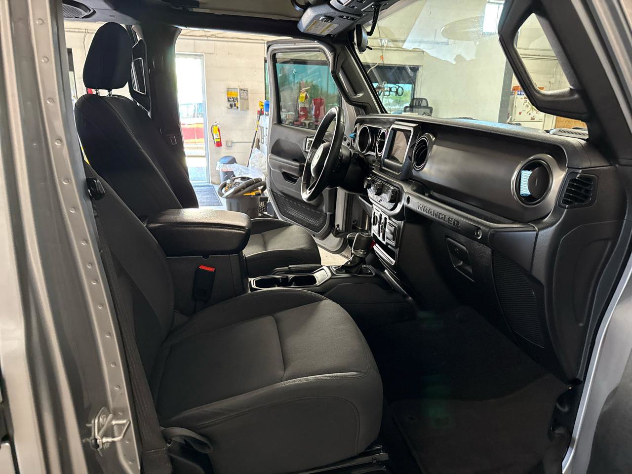 Used 2018 Jeep Wrangler Unlimited Sport S image 52