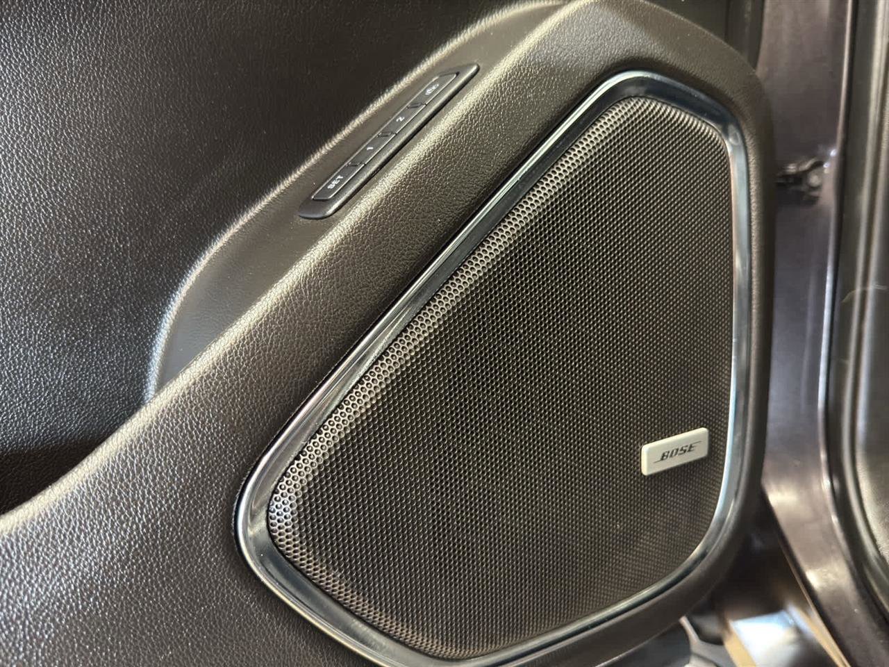 Used 2018 GMC Yukon SLT image 13