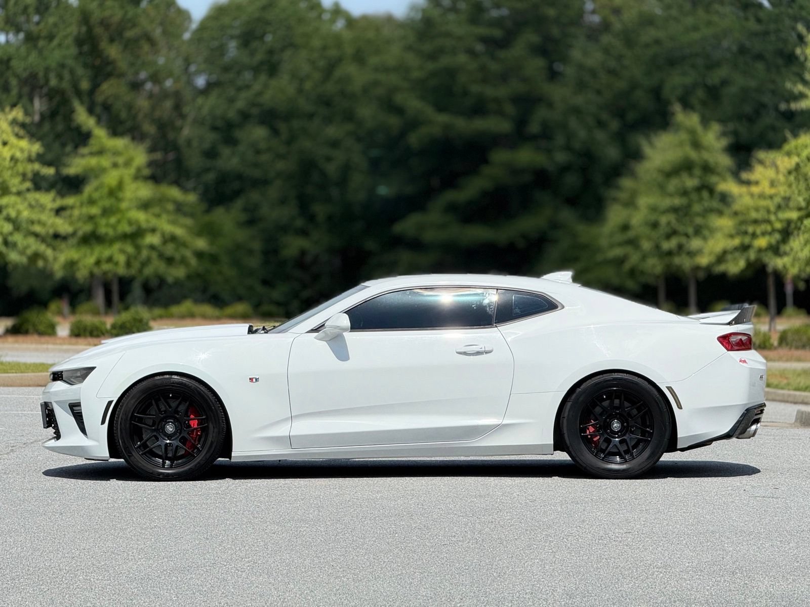 Used 2016 Chevrolet Camaro SS RWD image 9