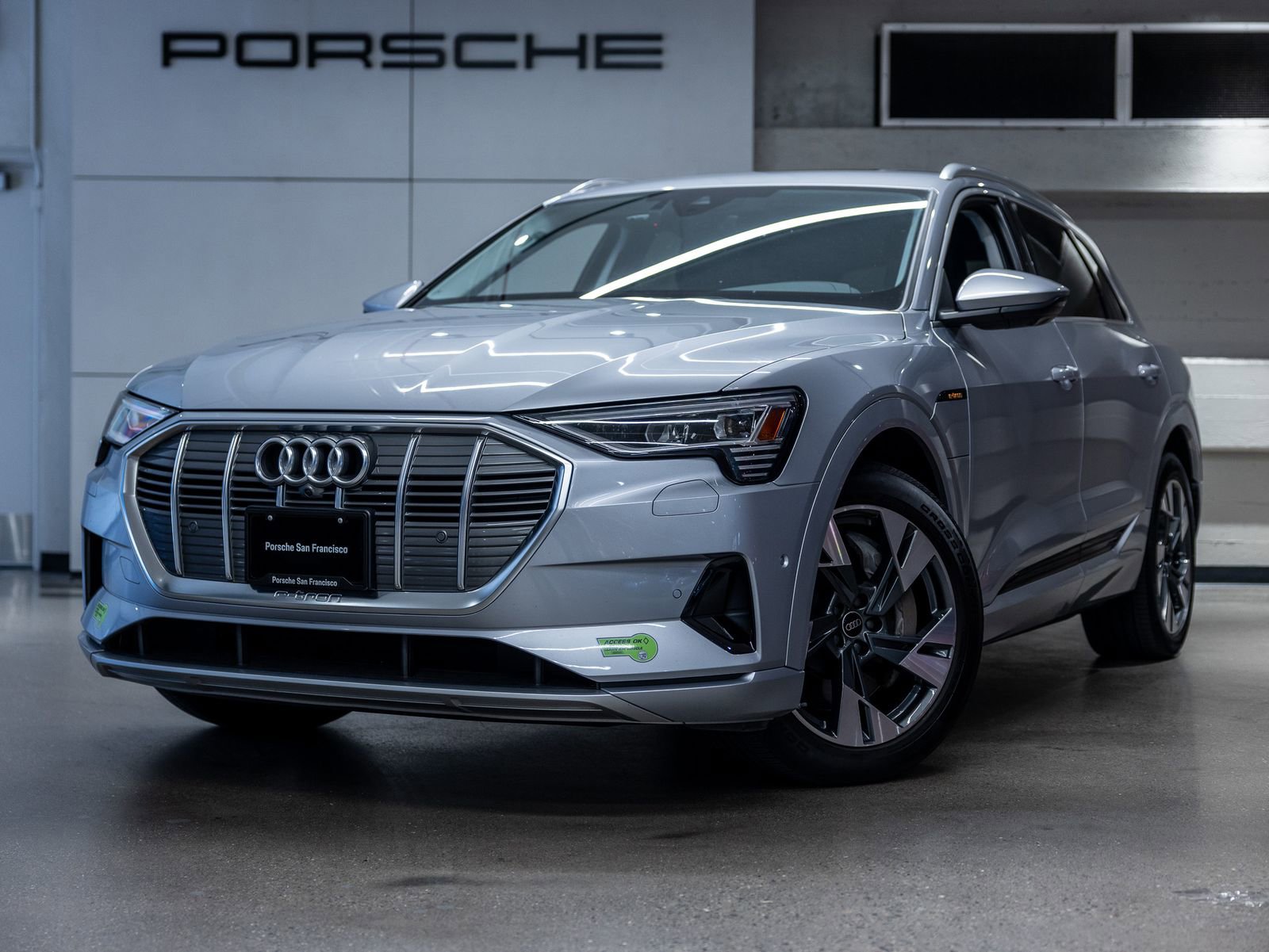 Used 2023 Audi e-tron Premium Plus AWD/4WD image 1