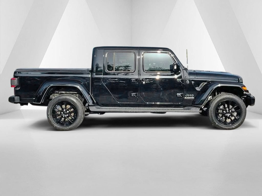 Used 2022 Jeep Gladiator High Altitude AWD/4WD image 9