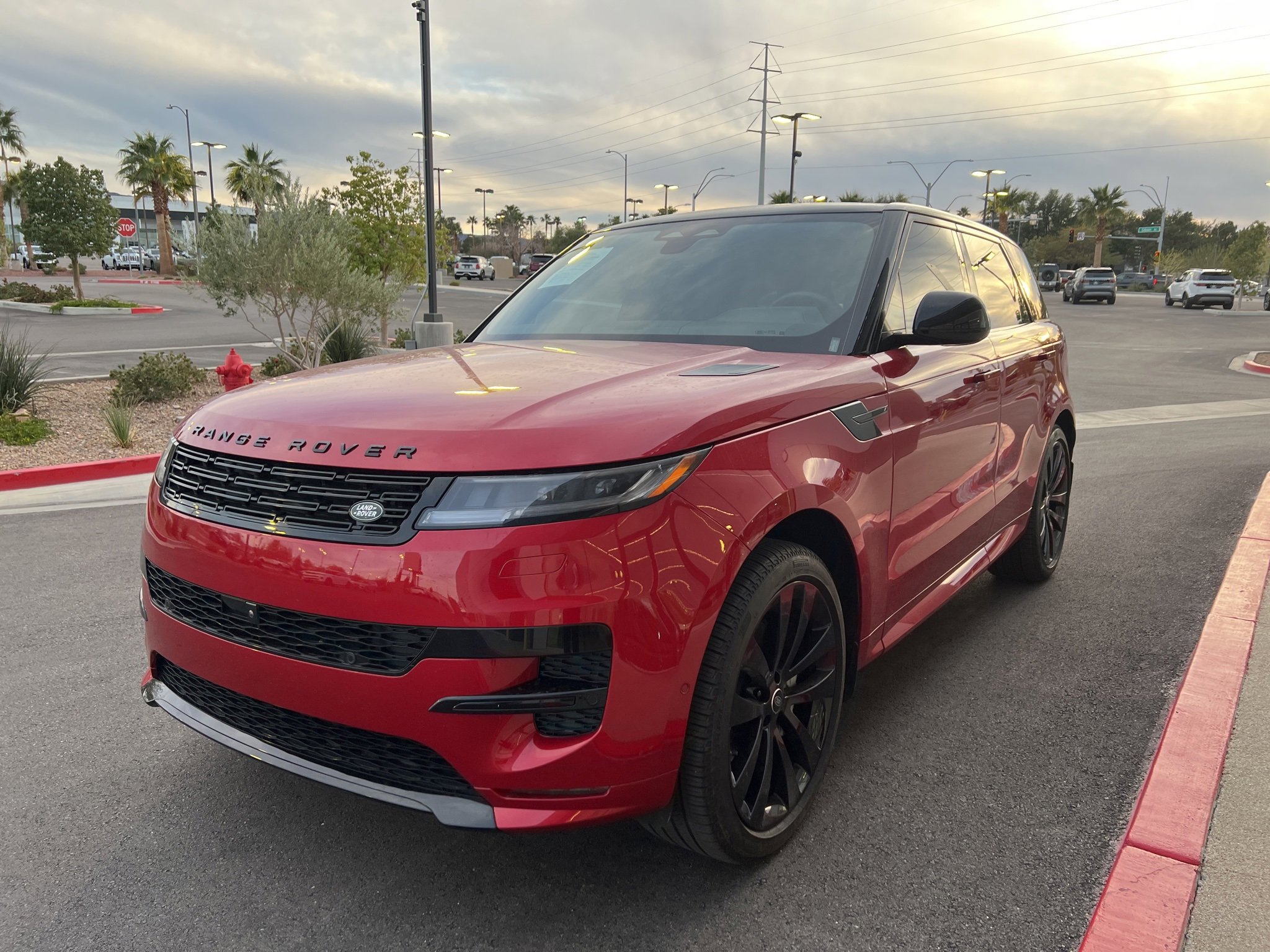 Used 2025 Land Rover Range Rover Sport Dynamic SE image 1