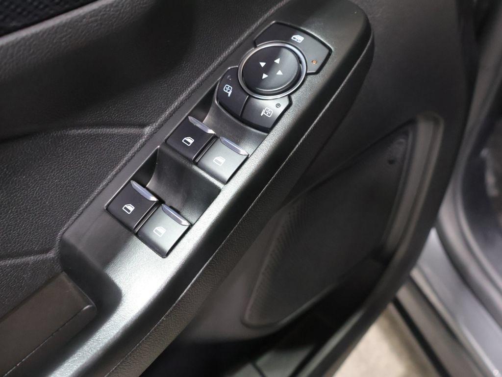Used 2025 Ford Escape ST-Line Select AWD/4WD image 13