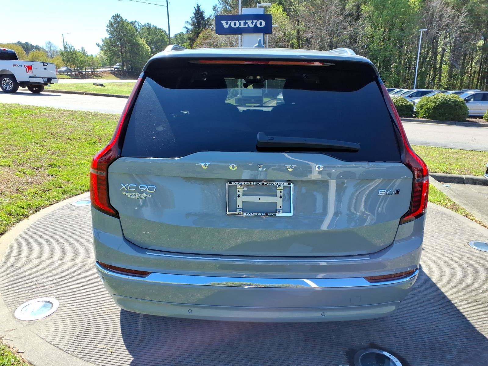 New 2026 Volvo XC90 B6 Plus w/ Protection Package Premier AWD/4WD image 6