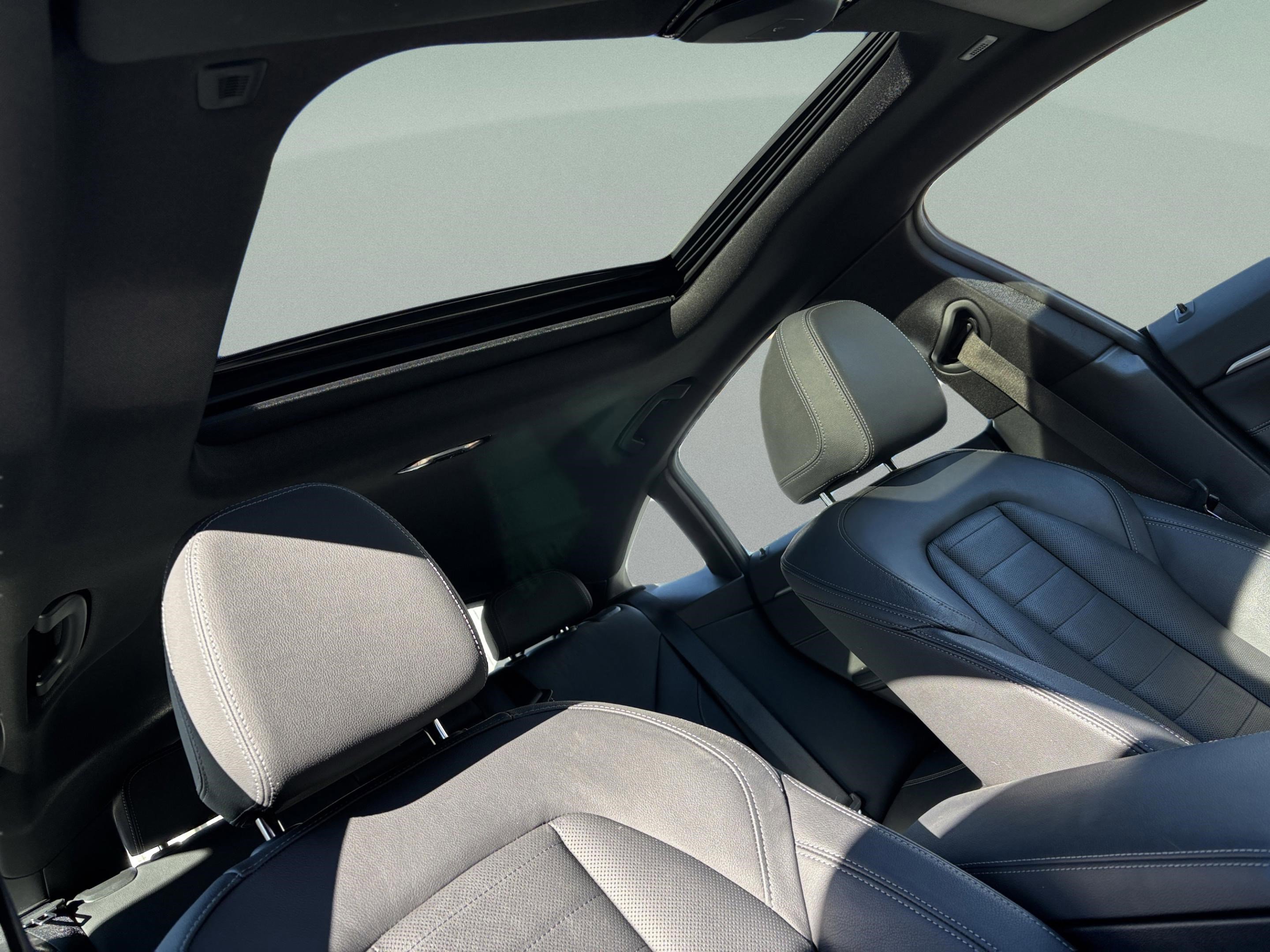 Used 2023 BMW i4 eDrive40 w/ Premium Package image 27