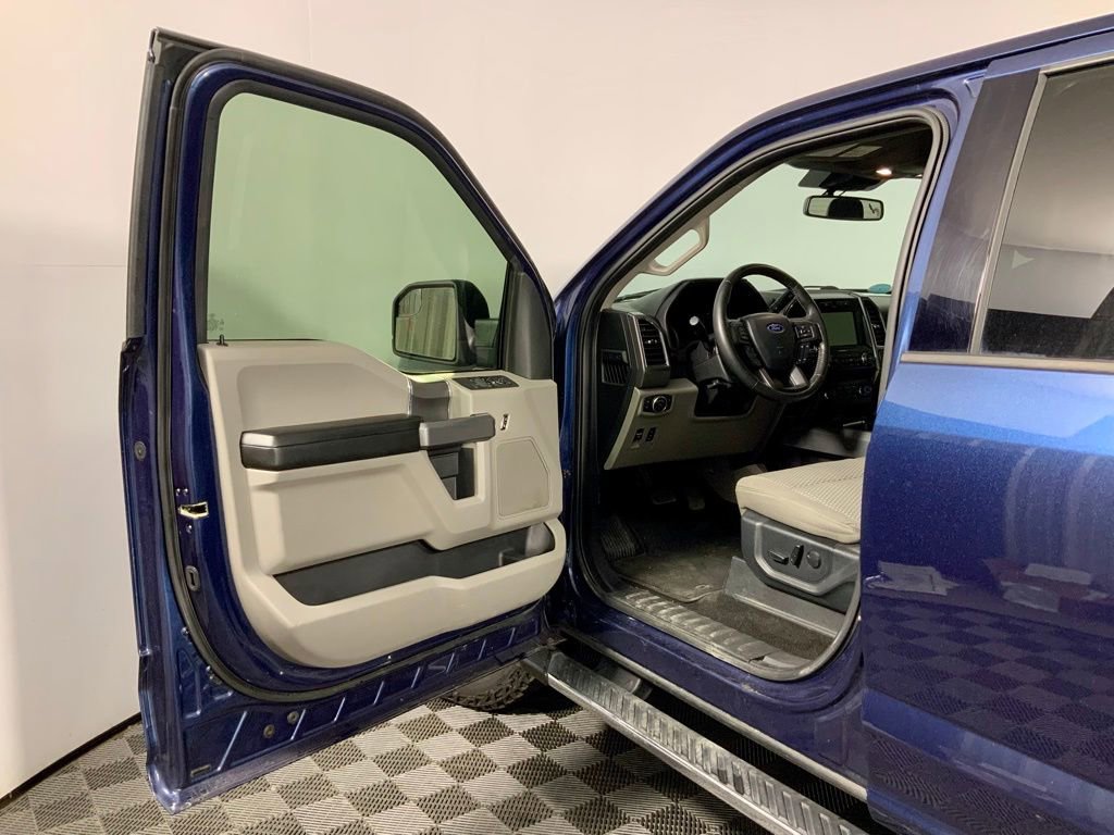 Used 2019 Ford F150 XLT w/ Equipment Group 302A Luxury AWD/4WD image 18