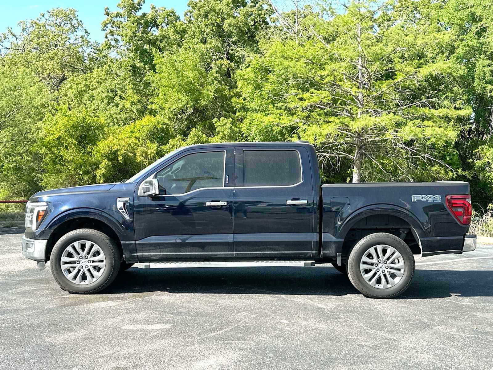 Used 2024 Ford F150 Lariat w/ FX4 Off-Road Package image 12