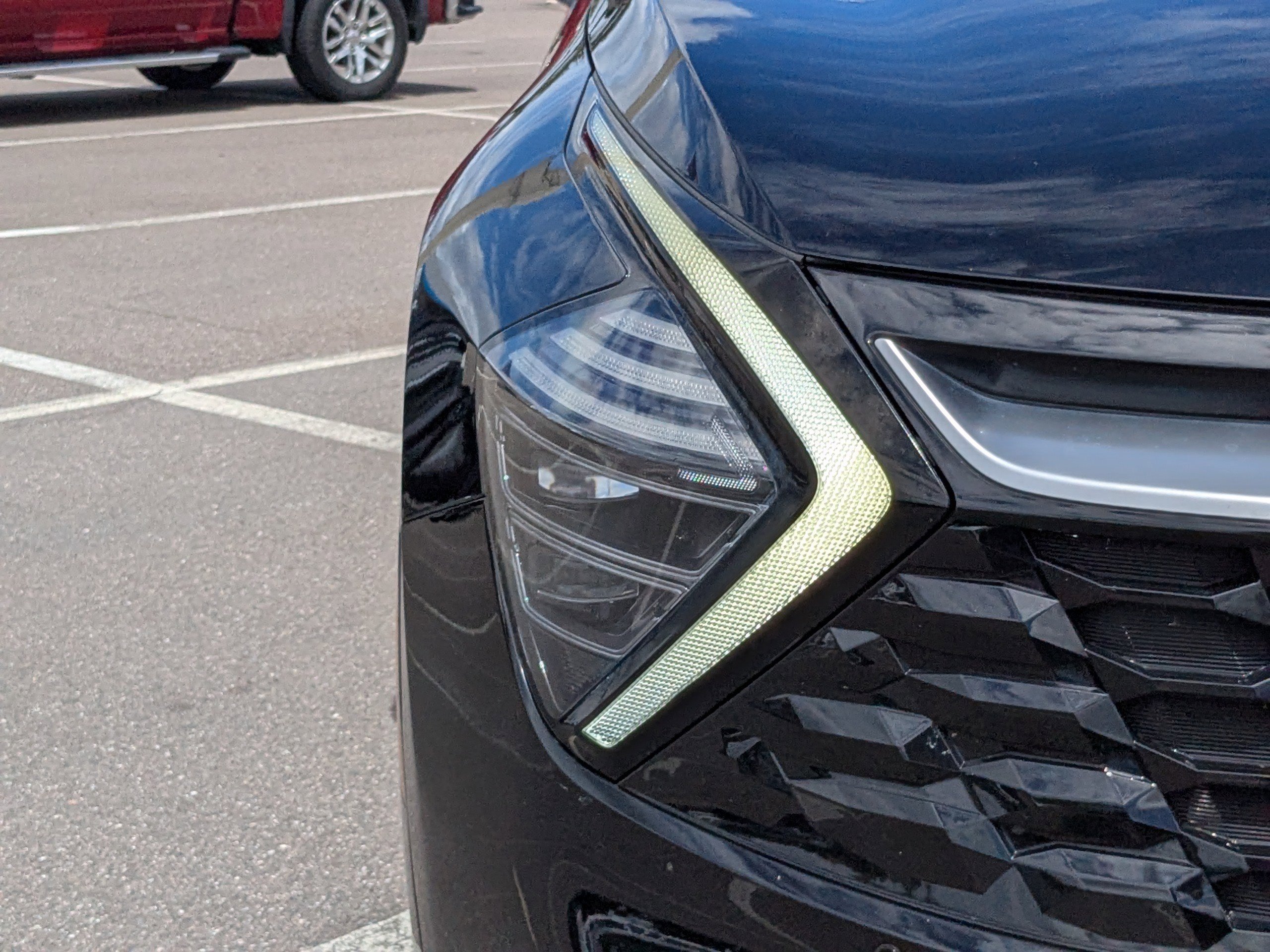 Used 2023 Kia Sportage SX image 9