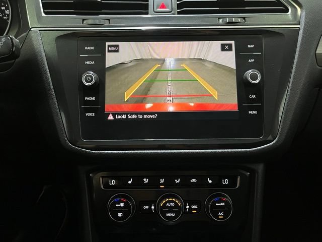 Used 2018 Volkswagen Tiguan SEL AWD/4WD image 20