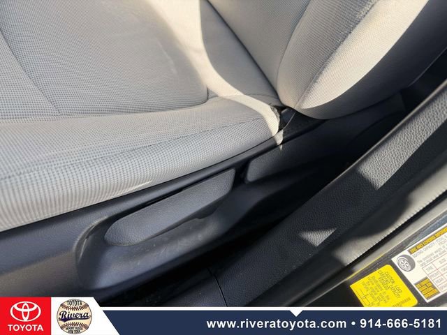 Used 2020 Toyota Corolla LE image 11