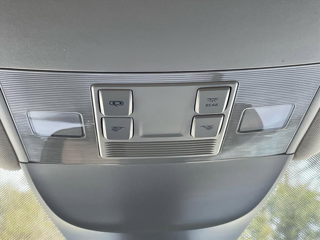 Used 2023 Volkswagen Taos SE image 14