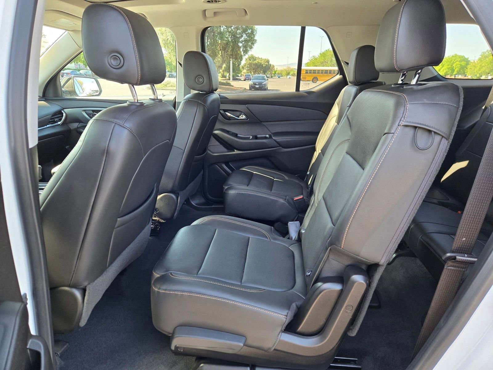 Used 2021 Chevrolet Traverse Premier w/ Redline Edition FWD image 10