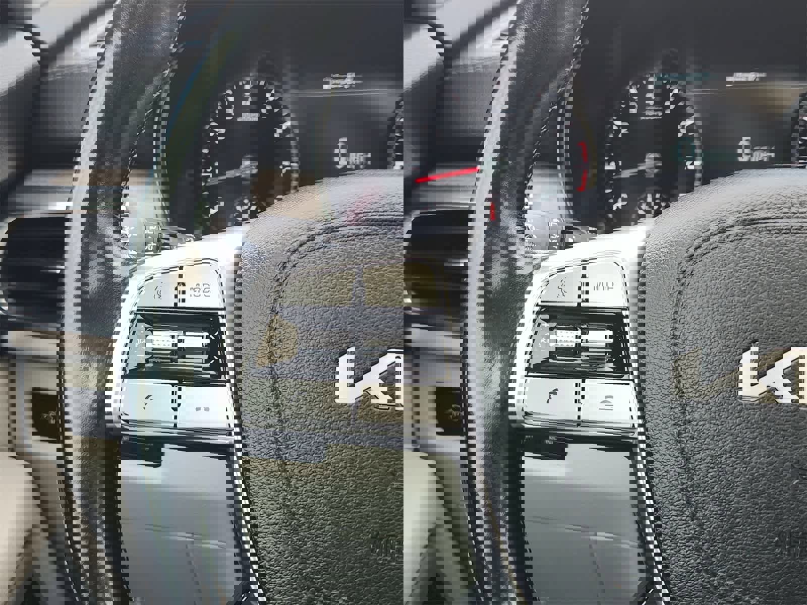 Certified 2022 Kia Telluride SX w/ SX Prestige Package image 27