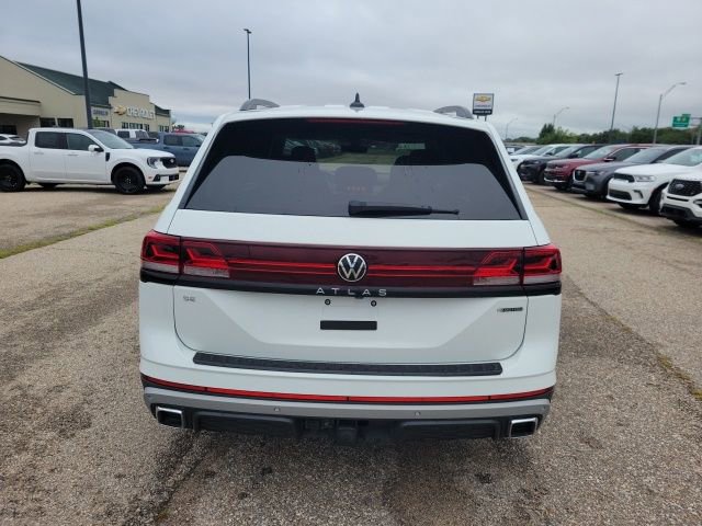 Used 2024 Volkswagen Atlas Peak Edition SE image 23