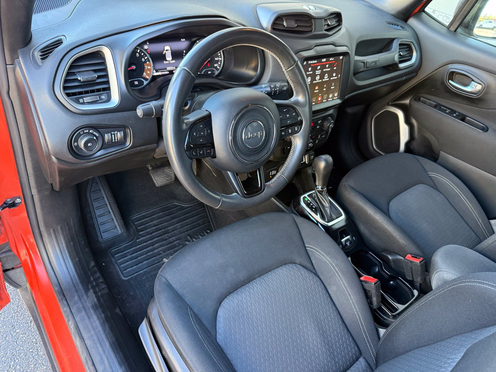 Used 2021 Jeep Renegade Latitude w/ Luxury Group II AWD/4WD image 12