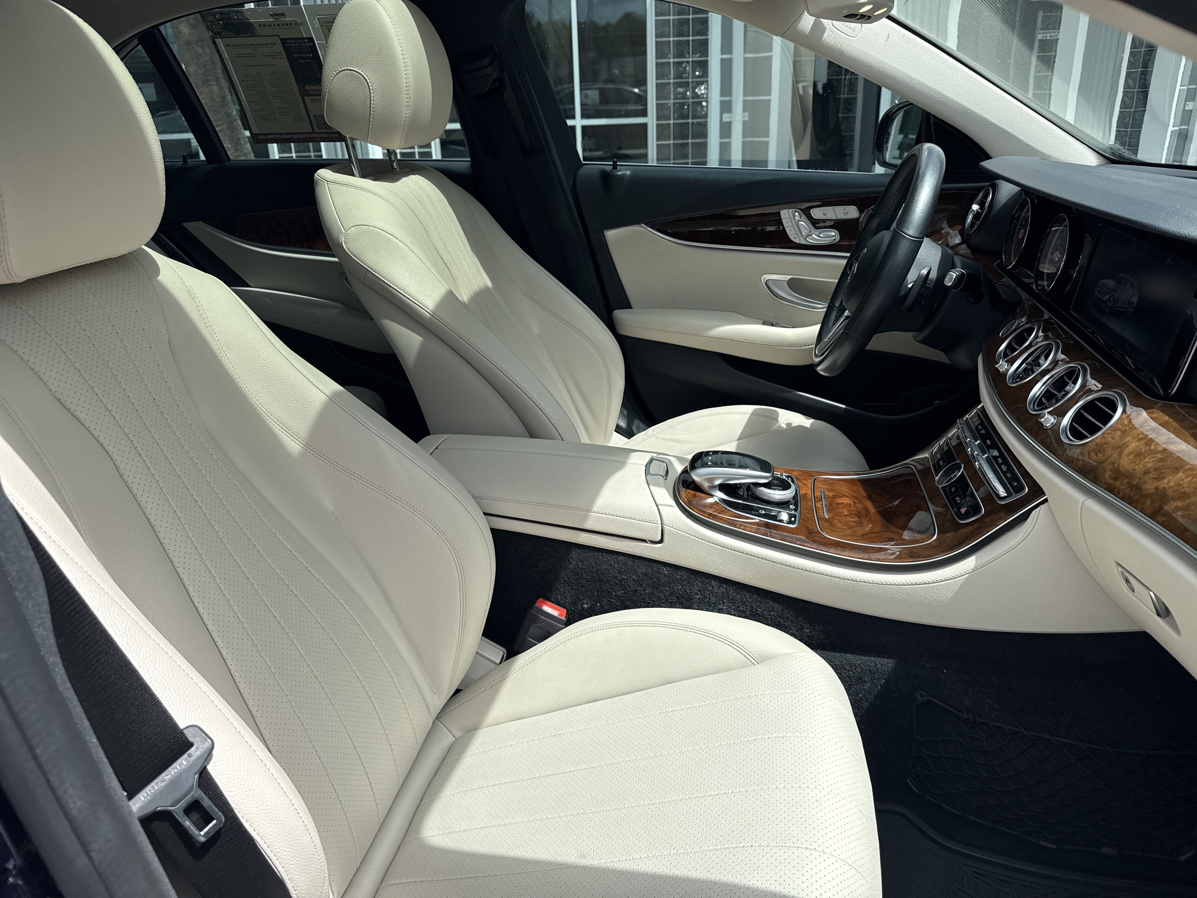 Used 2019 Mercedes-Benz E 300 4MATIC image 31