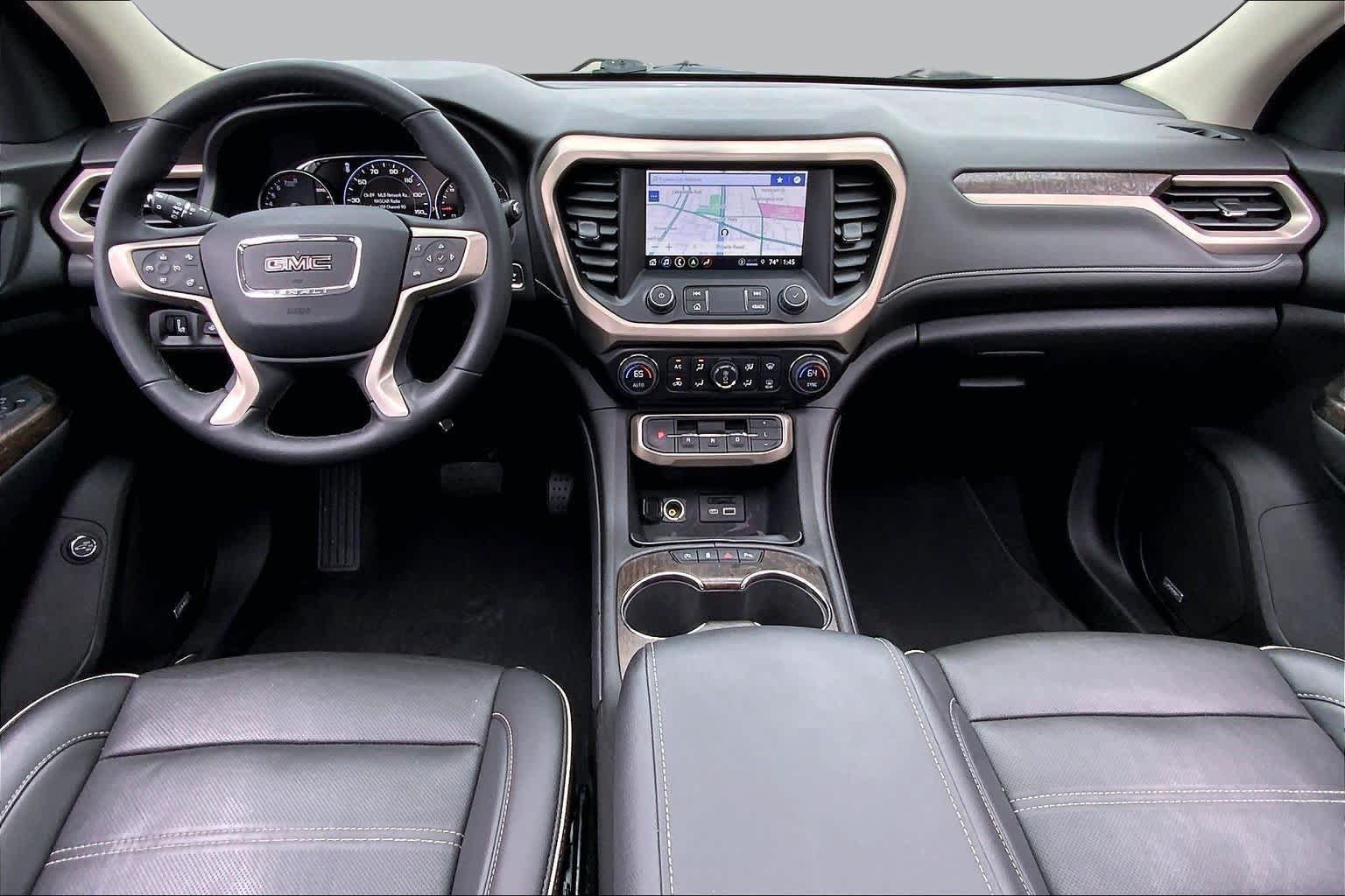 Used 2023 GMC Acadia Denali w/ Denali Technology Package AWD/4WD image 15