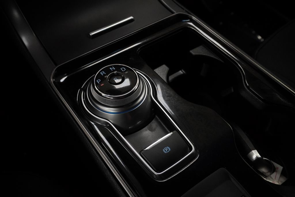 Used 2020 Ford Edge SE image 35