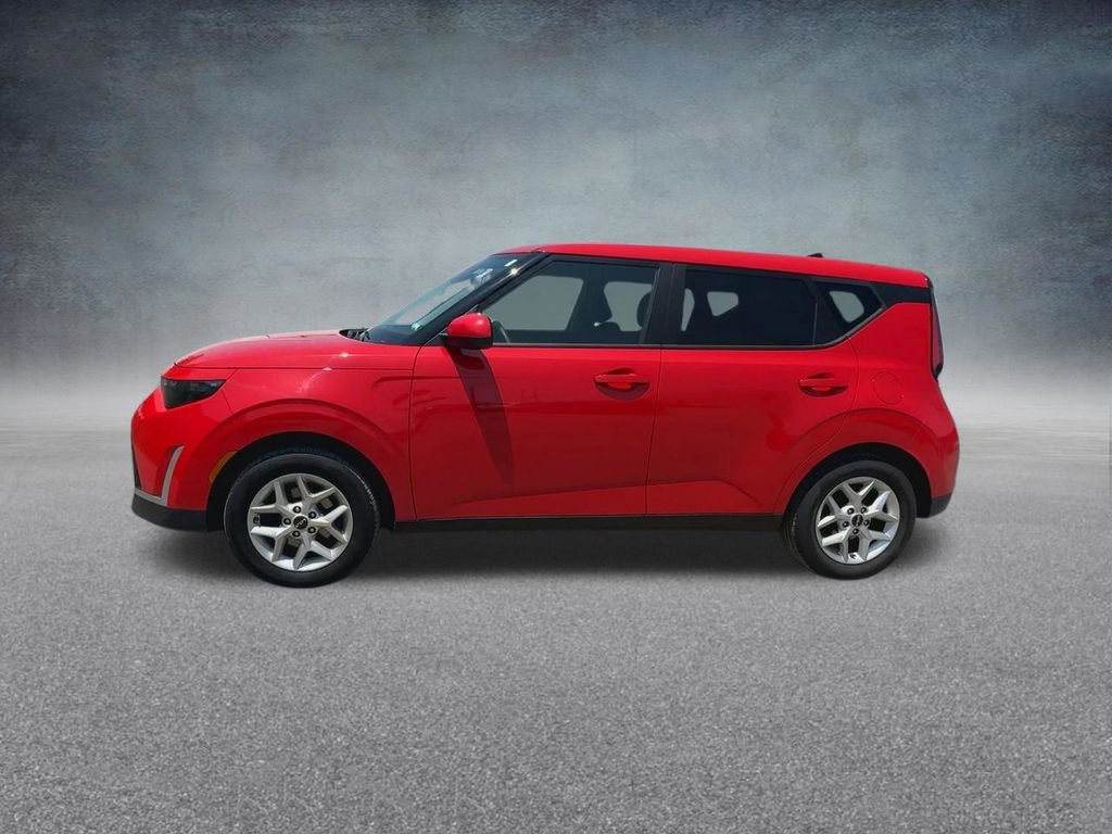 Used 2023 Kia Soul LX w/ LX Technology Package image 11