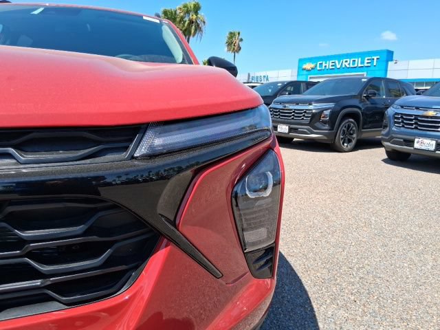 New 2026 Chevrolet Trax LT w/ Driver Confidence Package FWD image 3