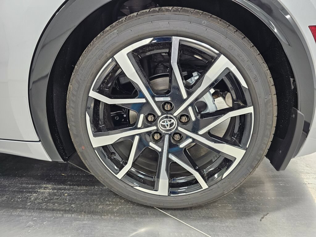 New 2026 Toyota Prius Plug-In Hybrid FWD image 9