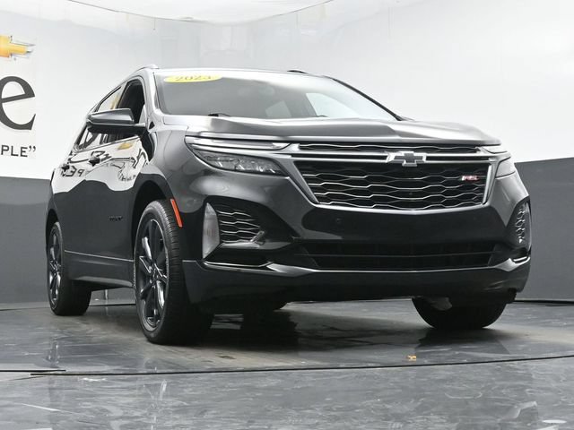 Used 2023 Chevrolet Equinox RS w/ RS Leather Package FWD image 3