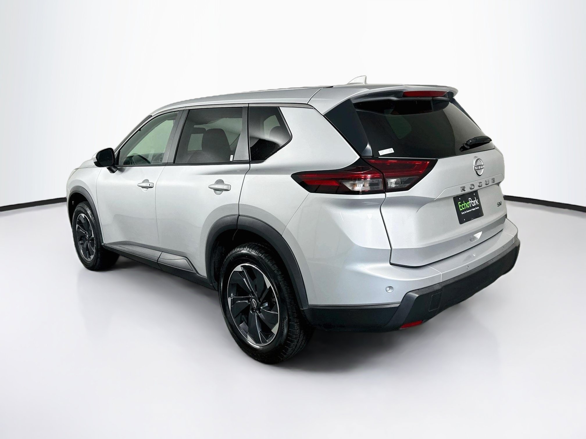 Used 2024 Nissan Rogue SV FWD image 5