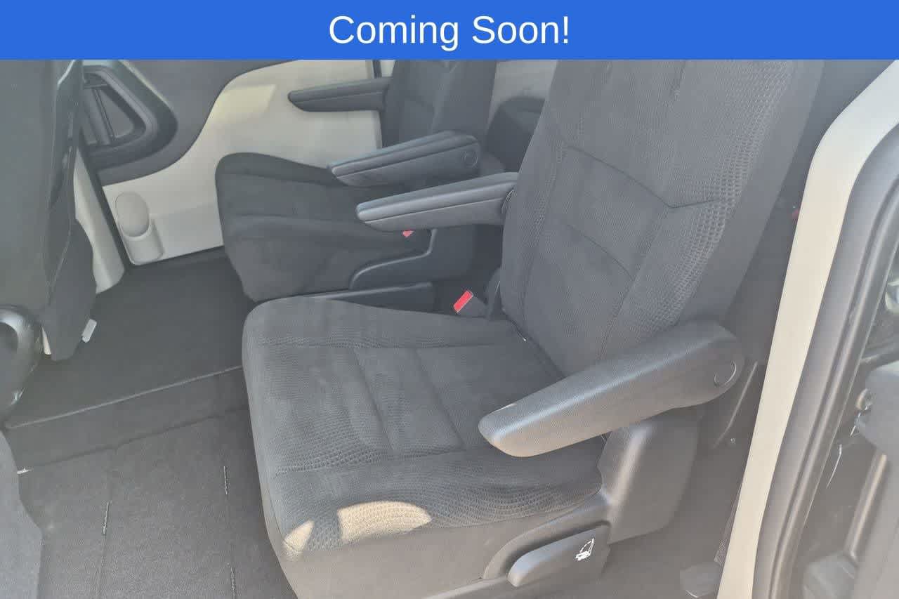 Used 2016 Dodge Grand Caravan SE w/ Quick Order Package 29E SE FWD image 18