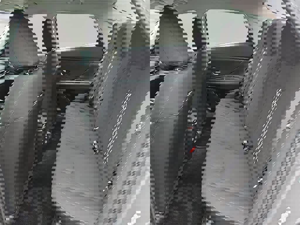 Used 2024 Hyundai Elantra SEL image 8