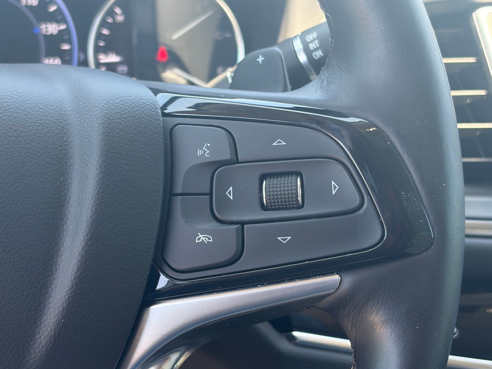 Used 2023 Buick Enclave Avenir w/ Avenir Technology Package FWD image 20