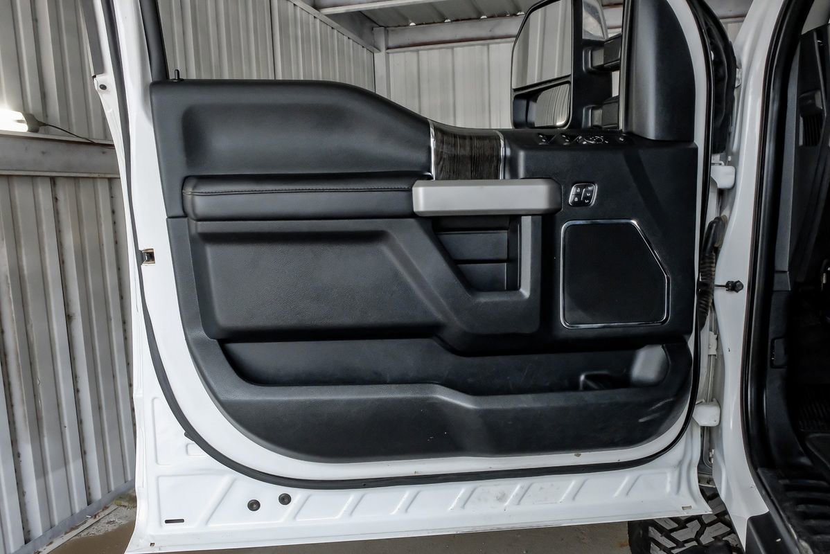 Used 2021 Ford F350 Lariat w/ Chrome Package image 43