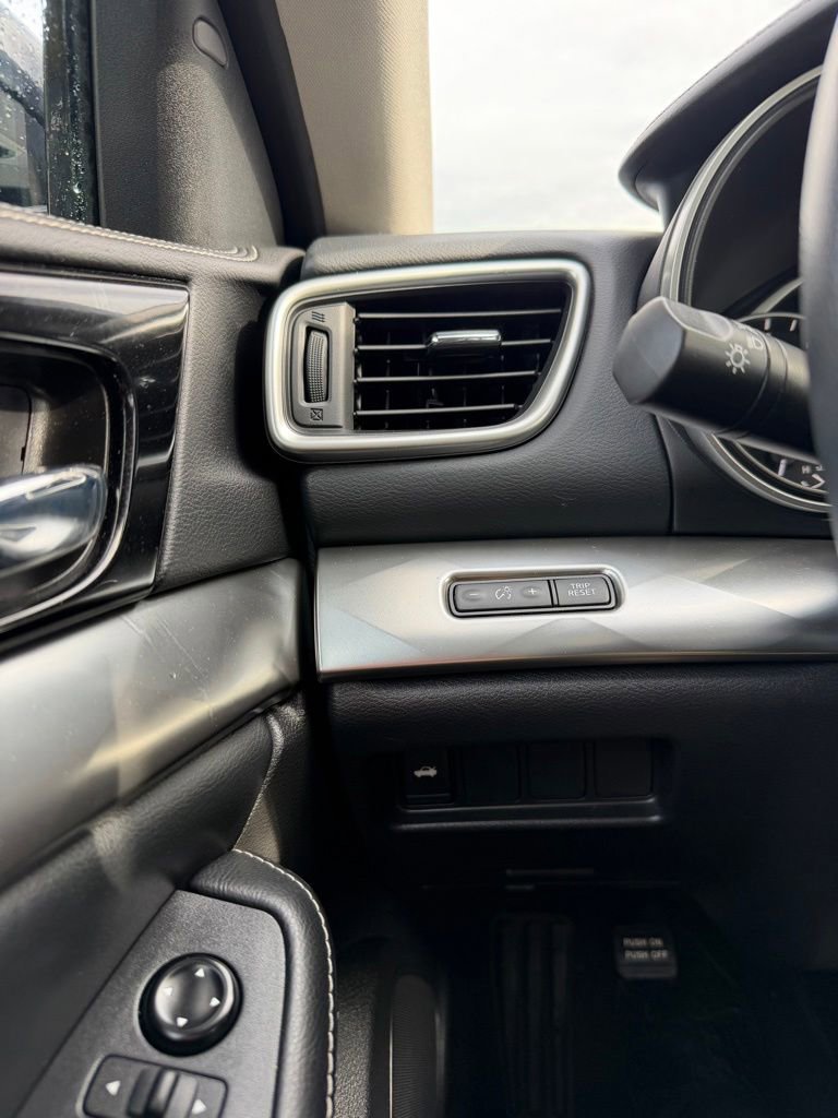 Used 2023 Nissan Maxima SV w/ Floor Mat Group FWD image 20