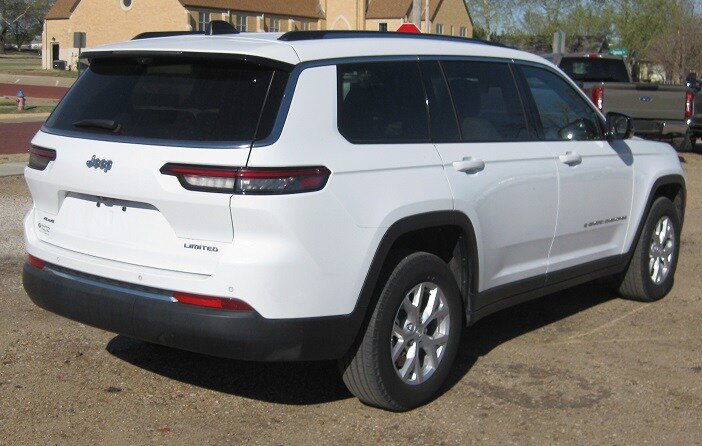 Used 2023 Jeep Grand Cherokee L Limited w/ Luxury Tech Group II AWD/4WD image 5