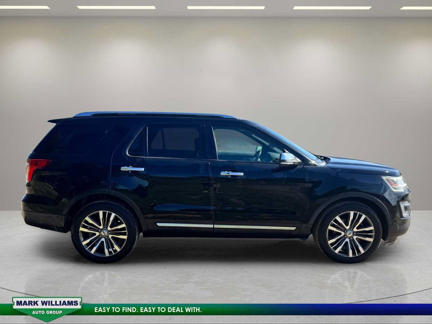 Used 2017 Ford Explorer Platinum AWD/4WD image 4