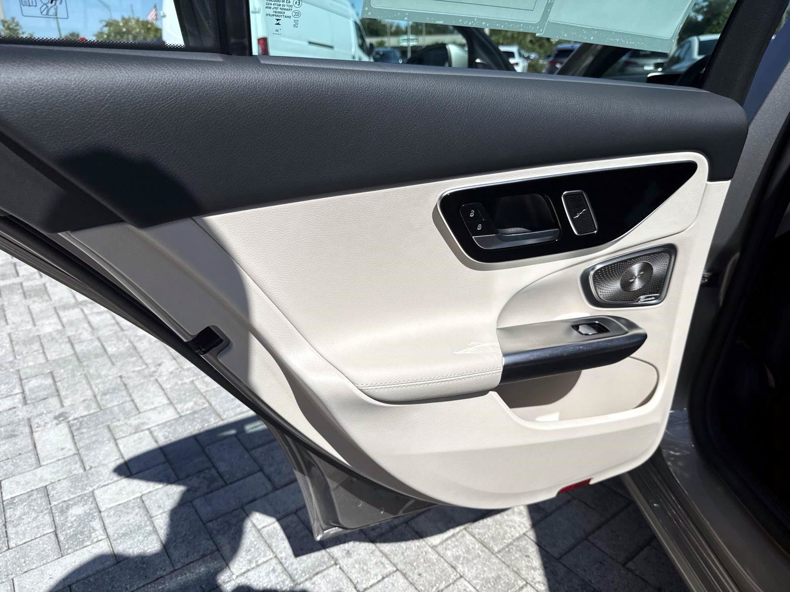 Used 2023 Mercedes-Benz C 300 Sedan image 10