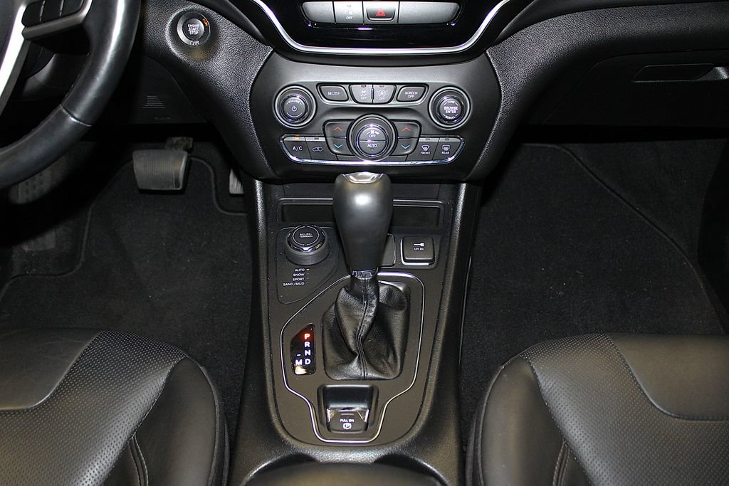 Certified 2020 Jeep Cherokee High Altitude AWD/4WD image 25