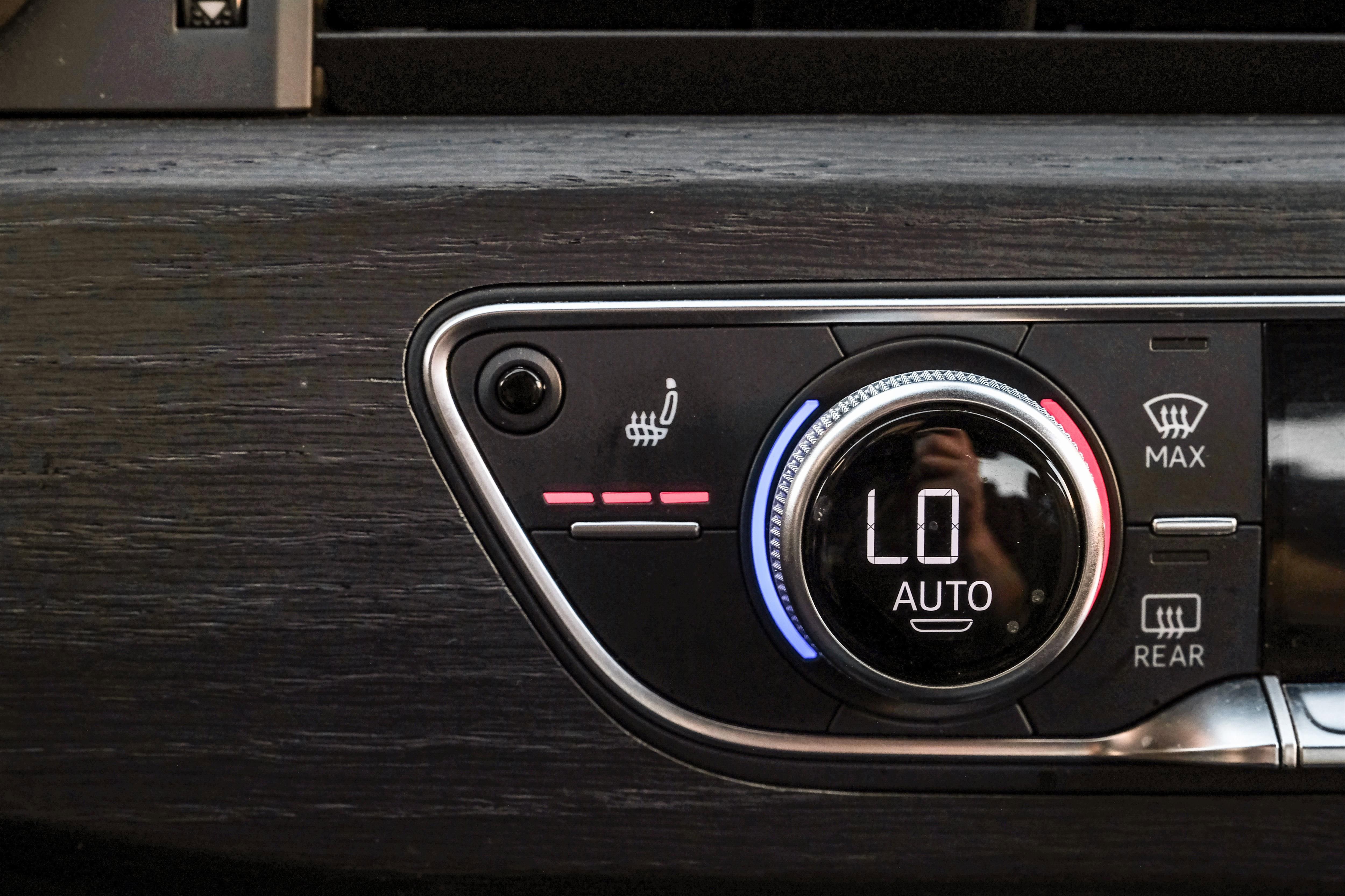 Used 2018 Audi A4 2.0T Ultra Premium Plus w/ Premium Plus Package image 24