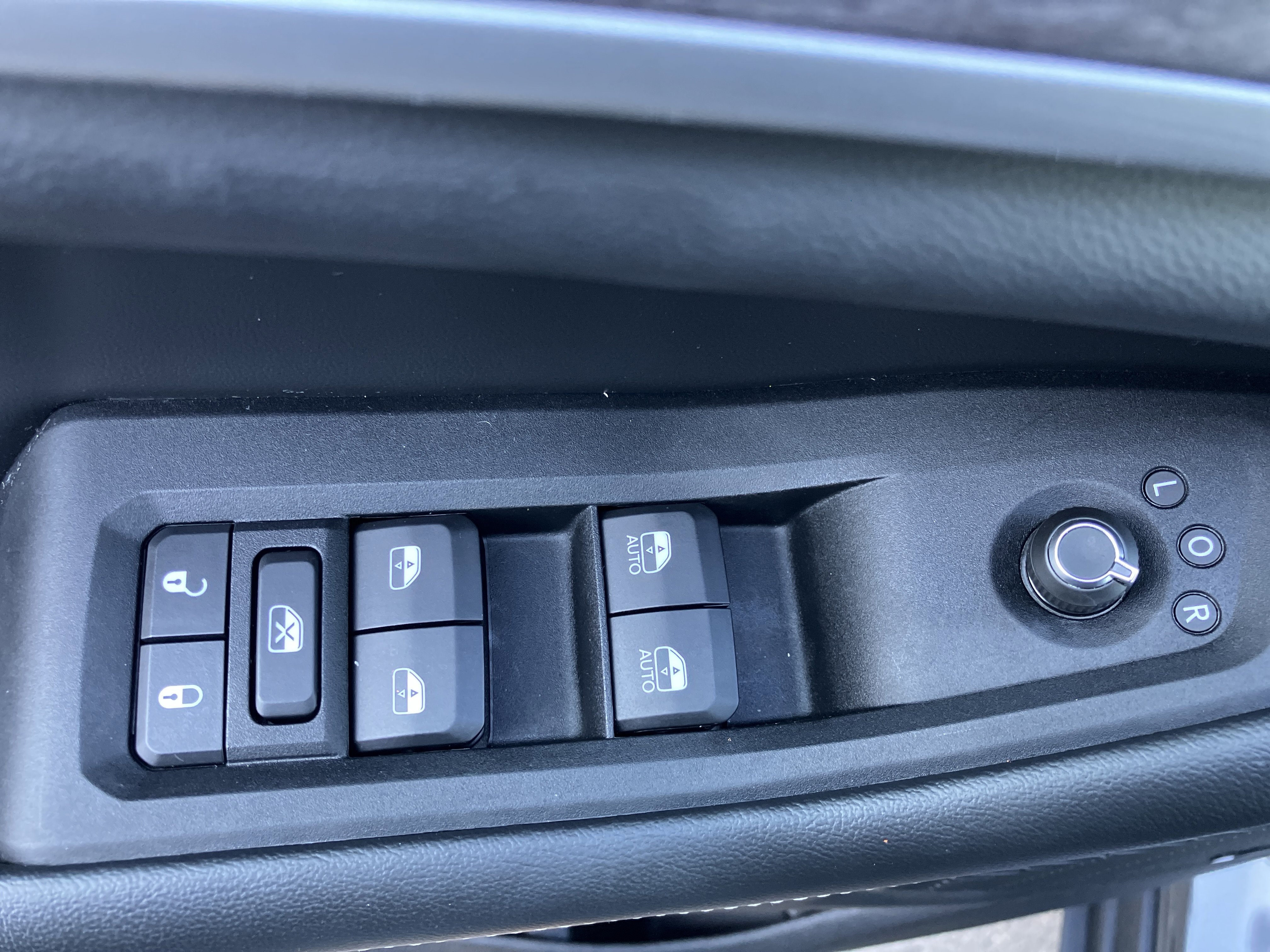 Used 2022 Jeep Grand Cherokee Limited w/ Luxury Tech Group II image 18