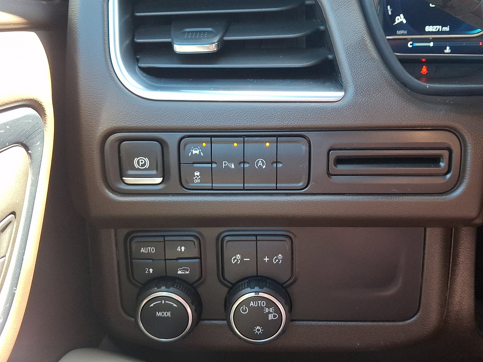 Used 2024 Chevrolet Tahoe LT image 24