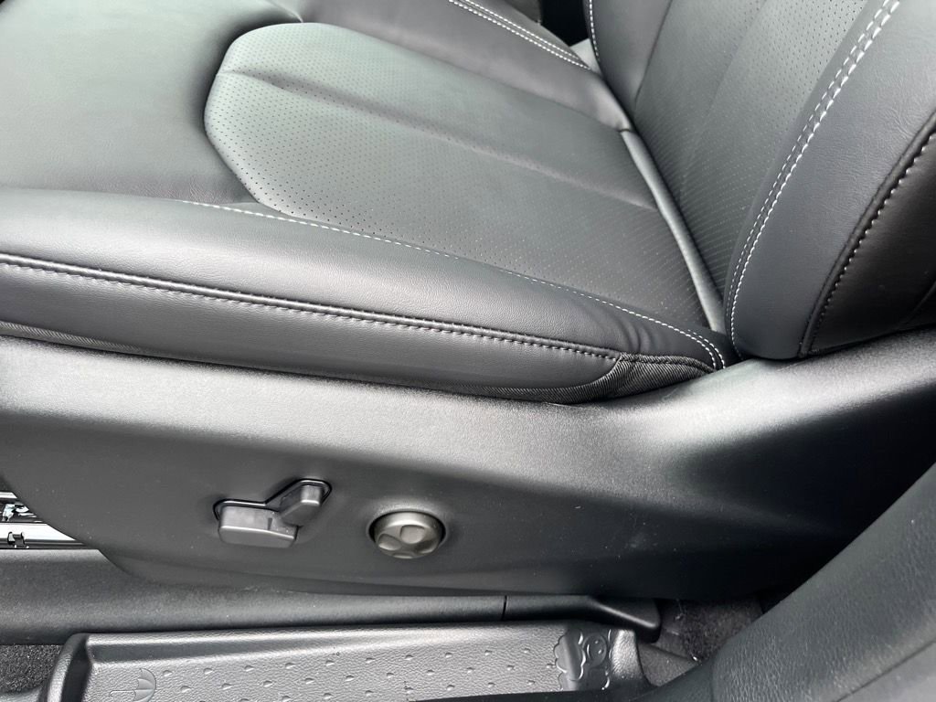 New 2025 Chrysler Voyager LX image 8