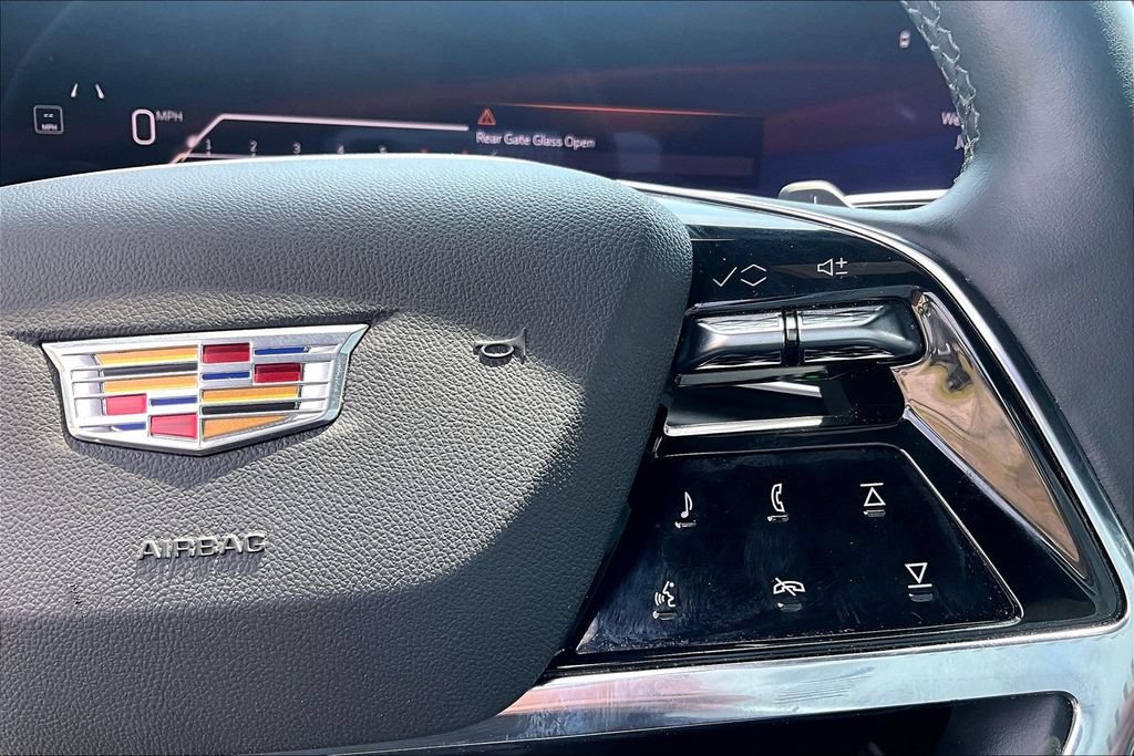 Used 2025 Cadillac Escalade ESV Premium Luxury AWD/4WD image 26