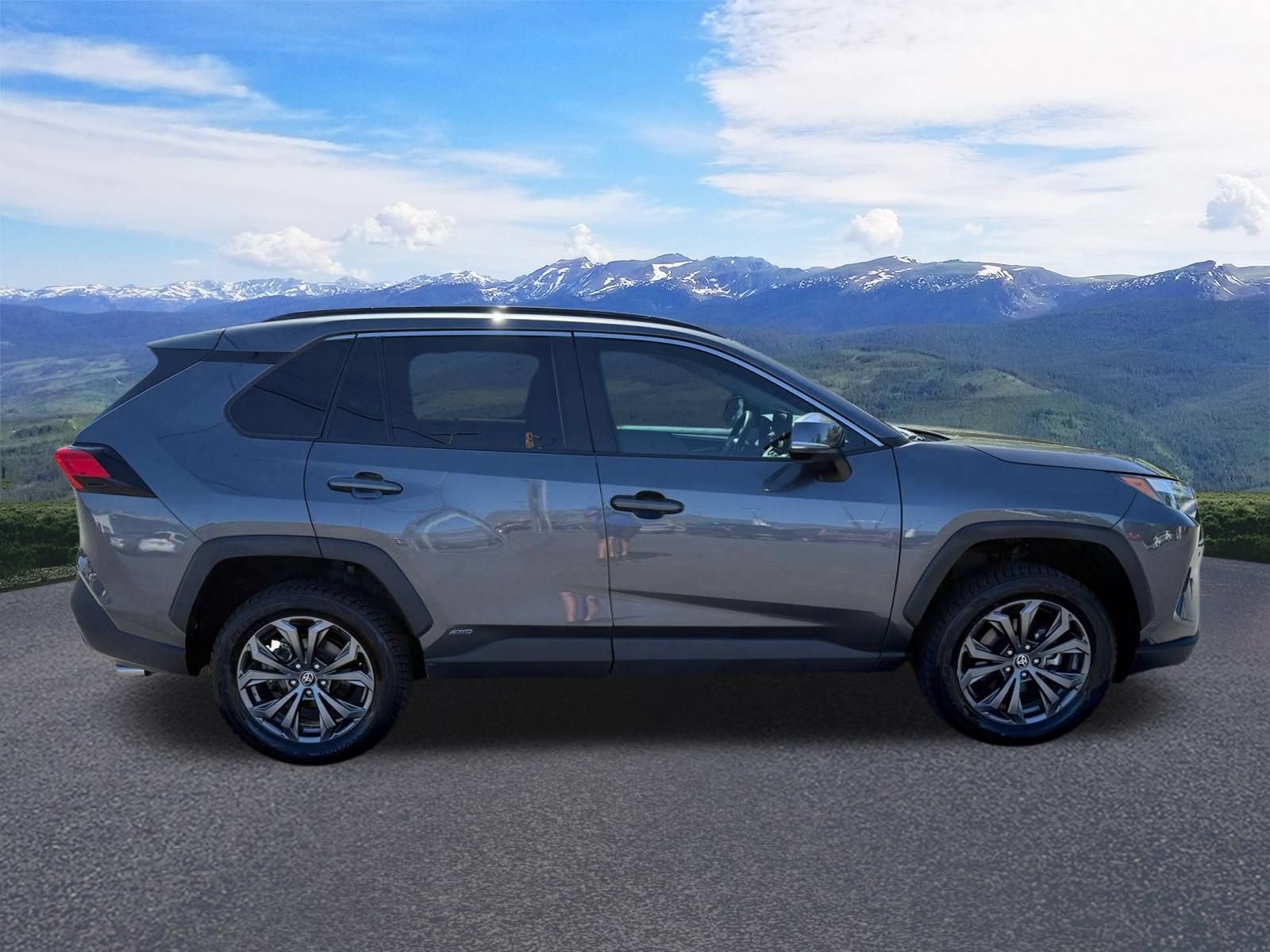 Used 2023 Toyota RAV4 XLE Premium AWD/4WD image 7