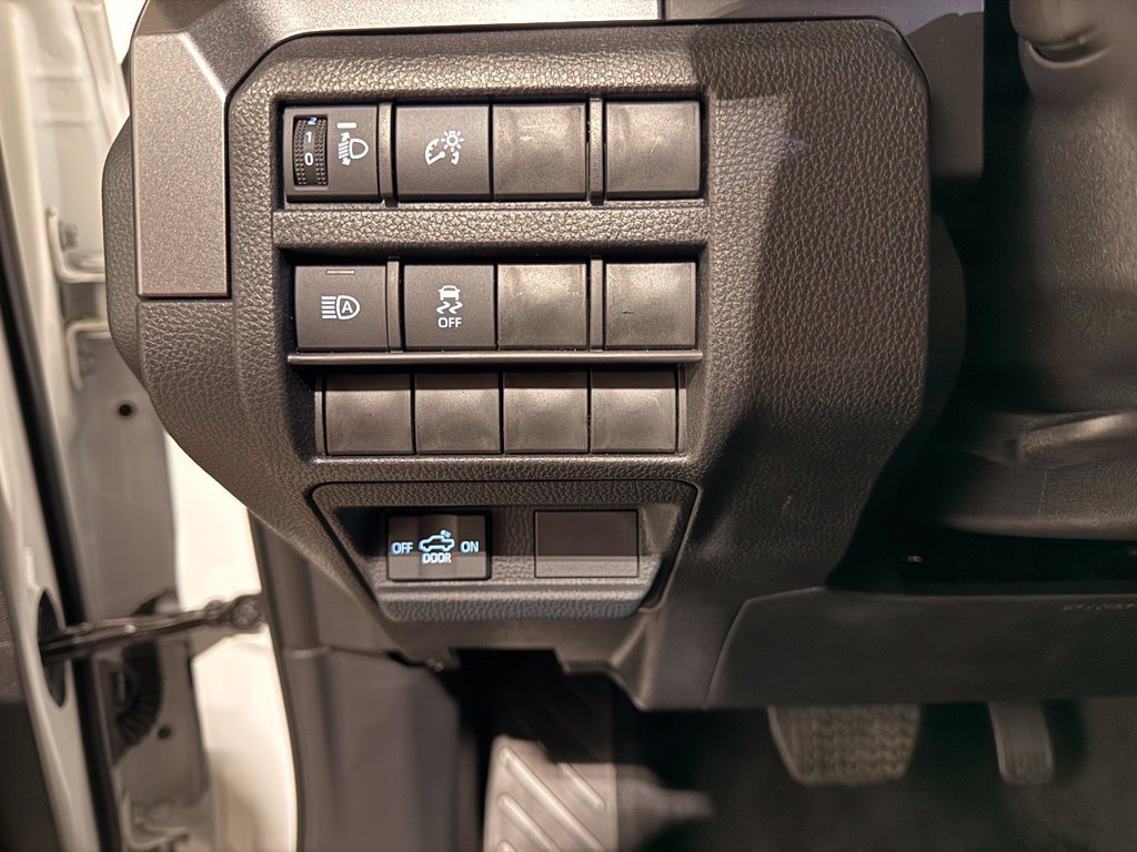 Used 2026 Toyota Tacoma SR5 AWD/4WD image 15