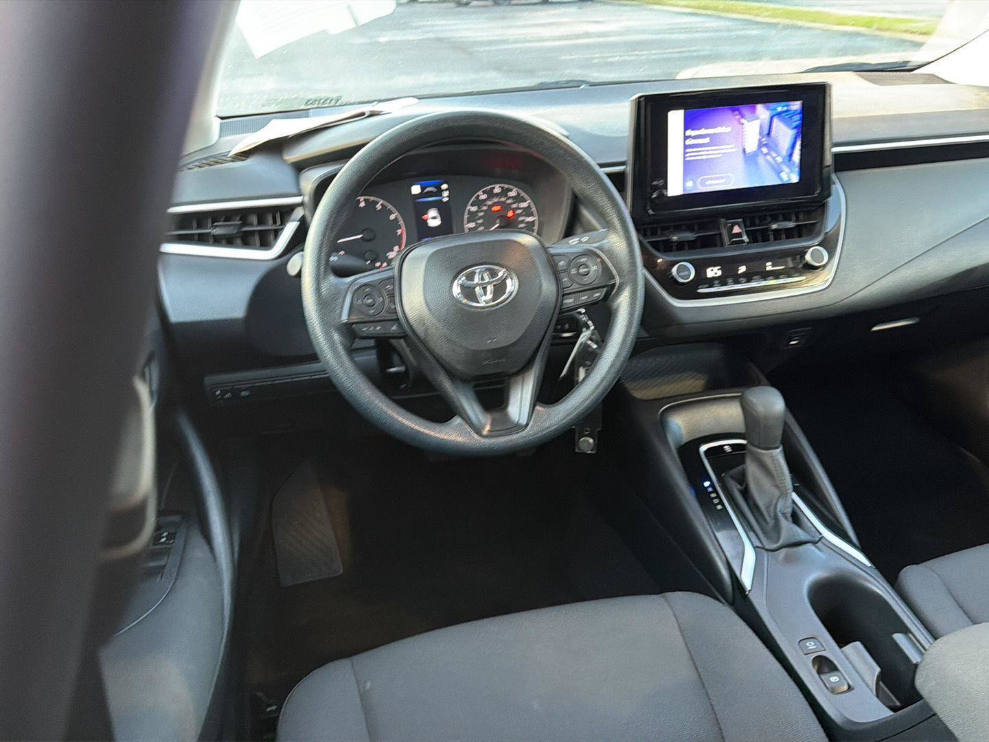 Certified 2025 Toyota Corolla LE FWD image 18